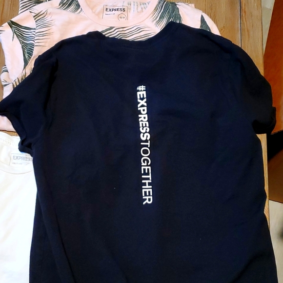 Express tshirt bundle - Picture 3 of 5